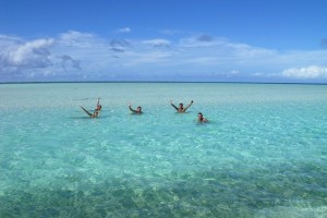 relax lagoon cruise Tuamotu